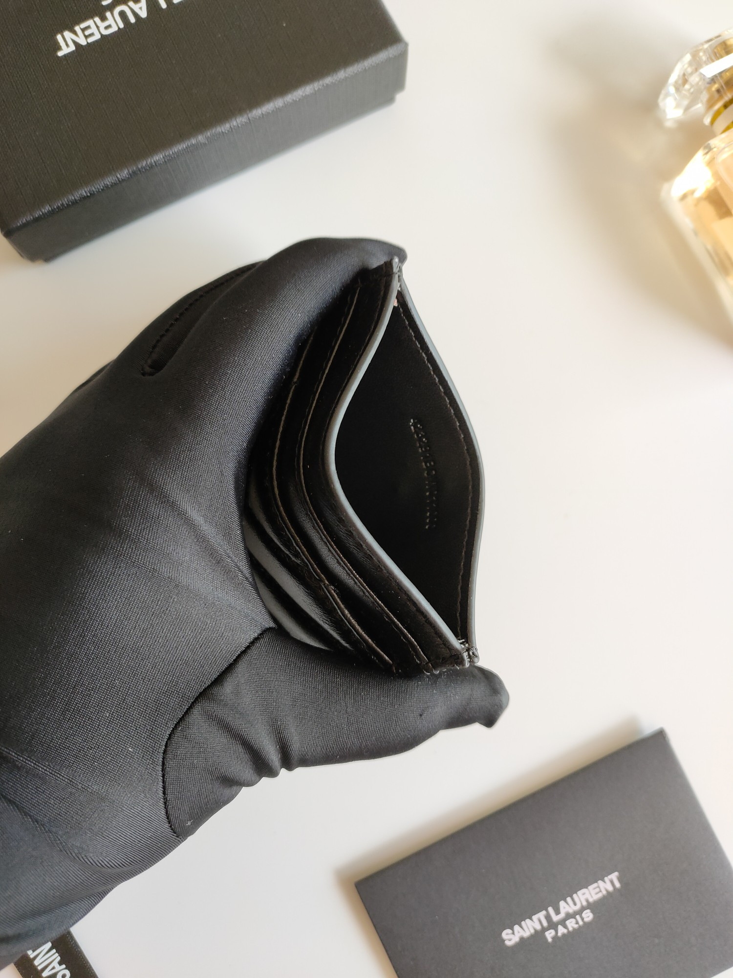 Y51 CARD HOLDER 10.5×7.5×0.5cm