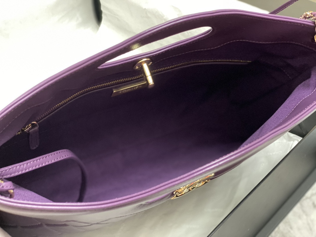 Ch**el  SHOPPING BAG Shiny Lambskin & Gold-Tone Metal 35x39x8cm