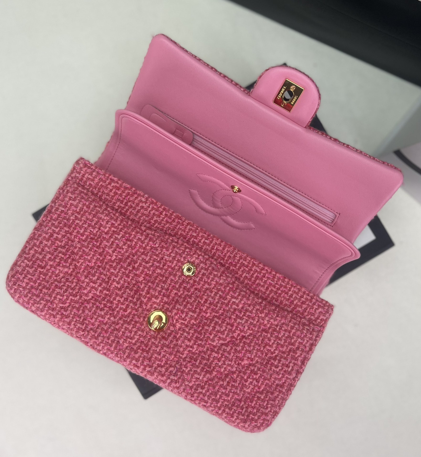 Ch**el CLASSIC 11.12 HANDBAG Tweed & Gold-Tone Metal   6 × 9.9 × 2.5 in