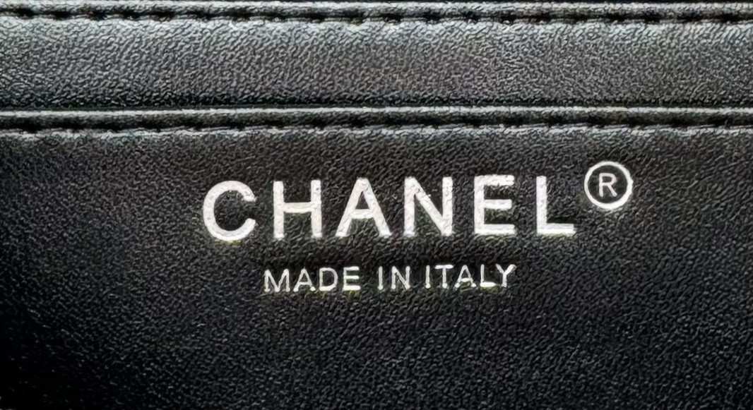 Ch**el MINI CLASSIC 11.12 HANDBAG Tweed & Silver-Tone Metal 4.7 × 7.8 × 2.3 in
