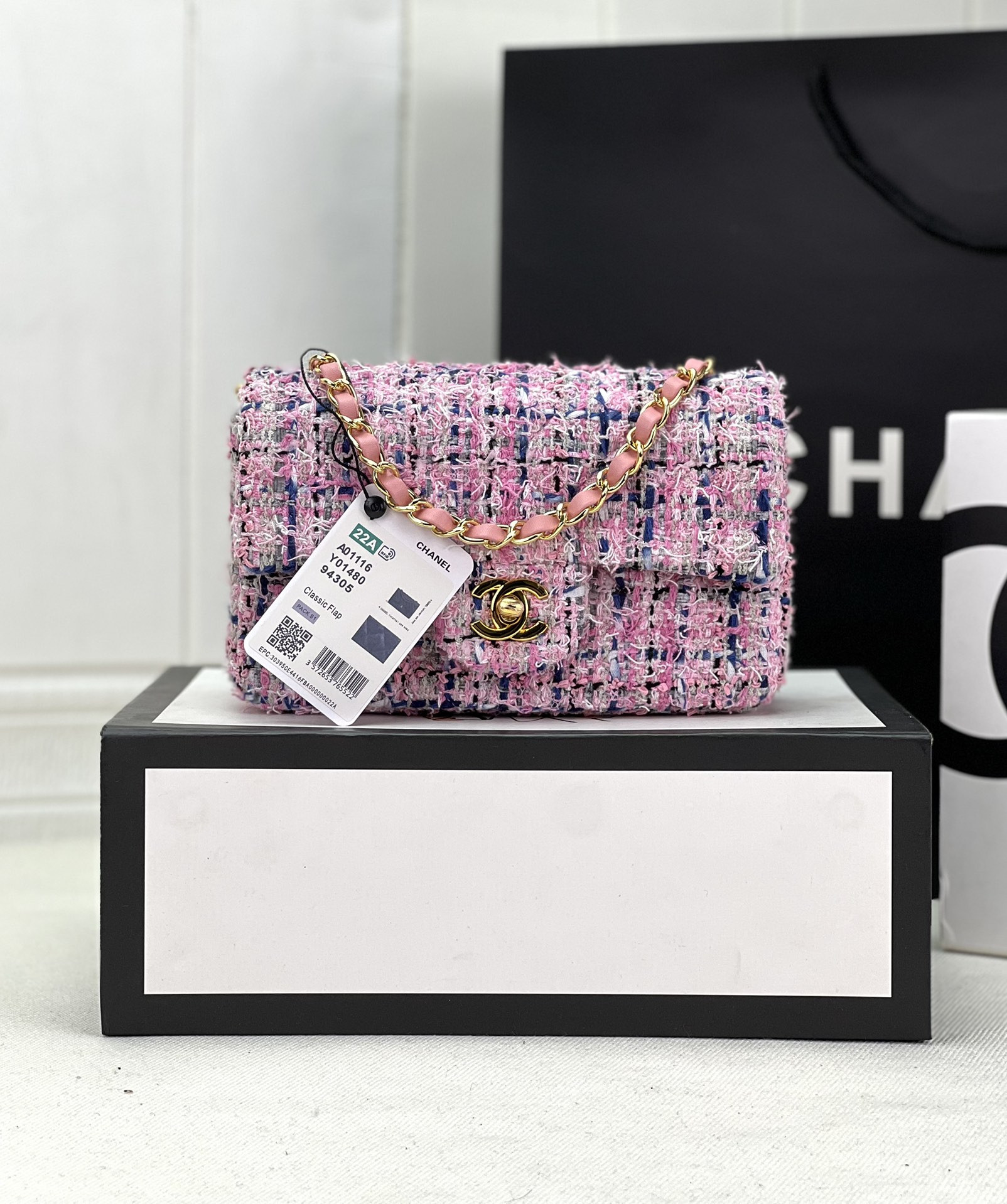 Ch**el MINI CLASSIC 11.12 HANDBAG Tweed & Gold-Tone Metal 4.7 × 7.8 × 2.3 in