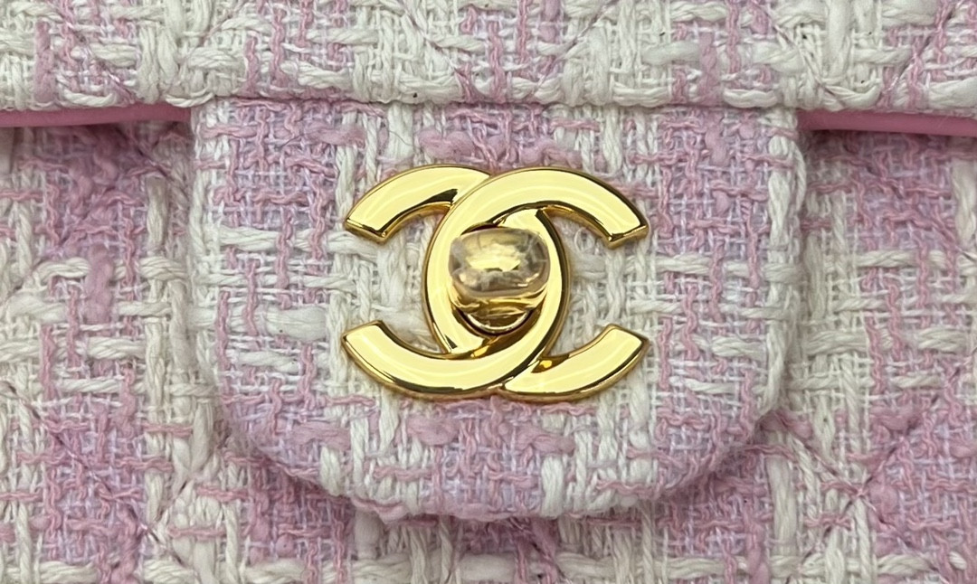 Ch**el MINI CLASSIC 11.12 HANDBAG Tweed & Gold-Tone Metal 4.7 × 7.8 × 2.3 in