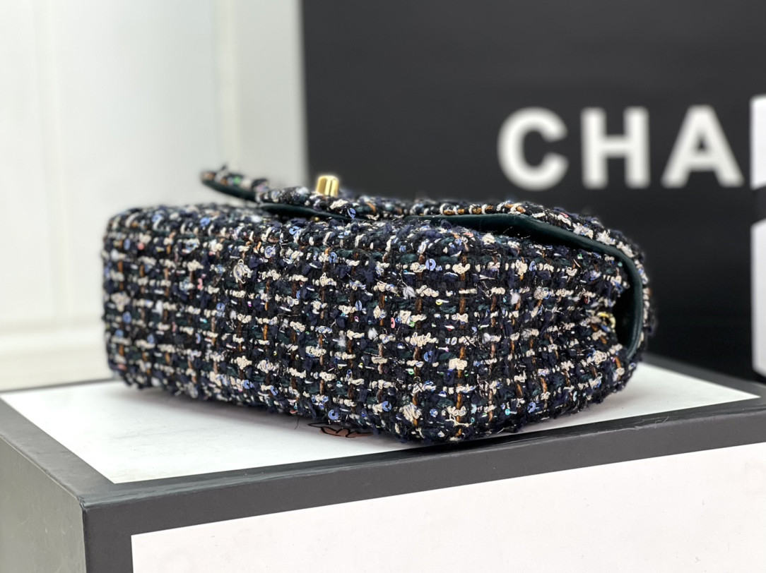 Ch**el MINI CLASSIC 11.12 HANDBAG Tweed & Gold-Tone Metal 4.7 × 7.8 × 2.3 in