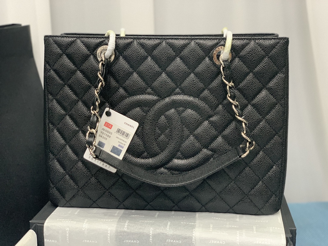 Ch**el GST CAVIAR LEATHER HARDWARE 24X33X13CM