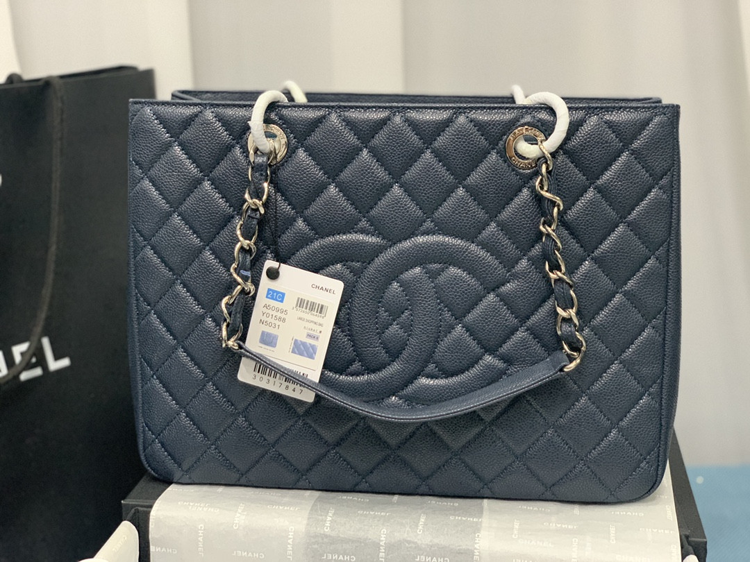 Ch**el GST CAVIAR LEATHER HARDWARE 24X33X13CM