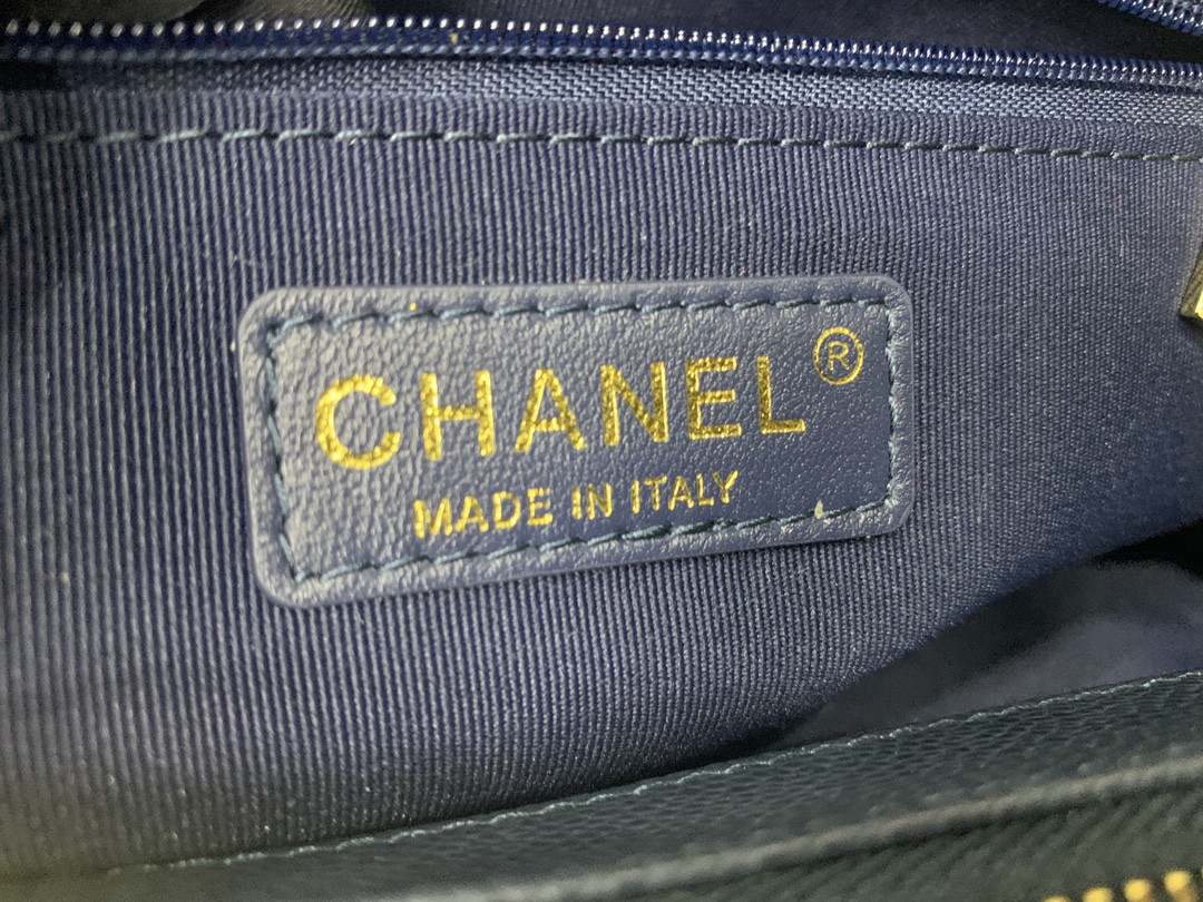 Ch**el GST CAVIAR LEATHER HARDWARE 24X33X13CM