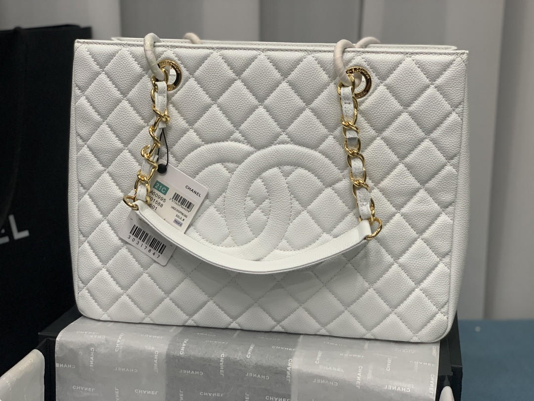 Ch**el GST CAVIAR LEATHER HARDWARE 24X33X13CM