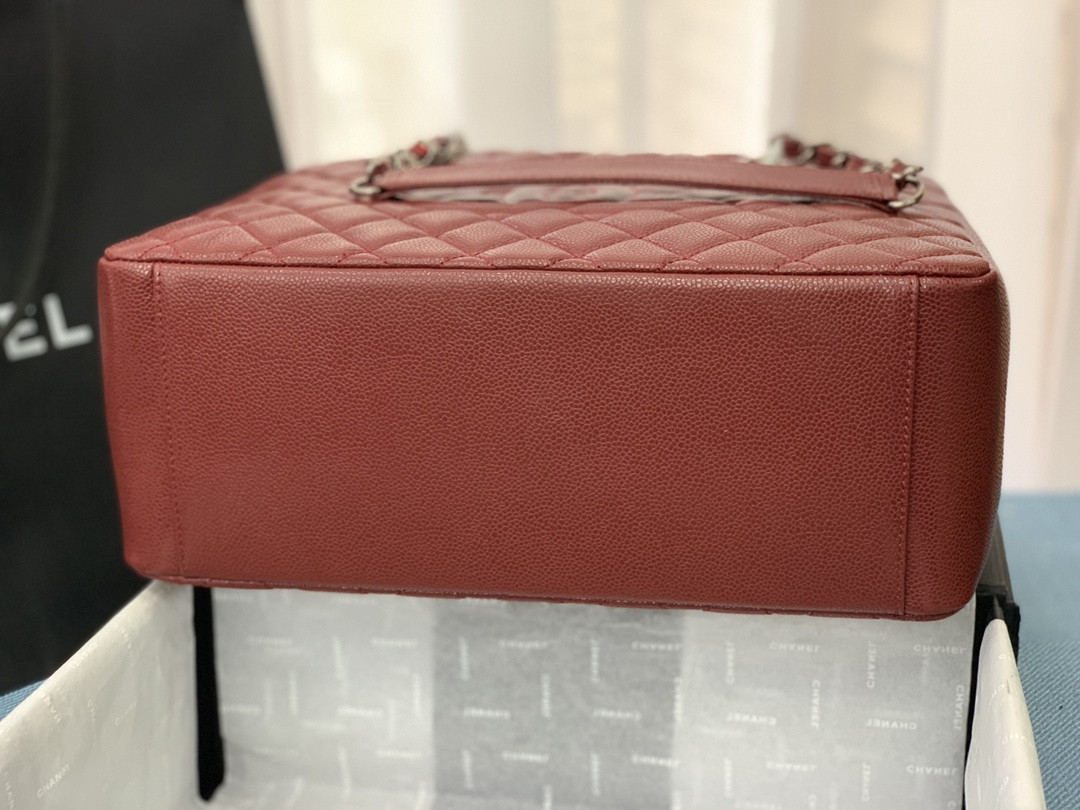 Ch**el GST CAVIAR LEATHER HARDWARE 24X33X13CM