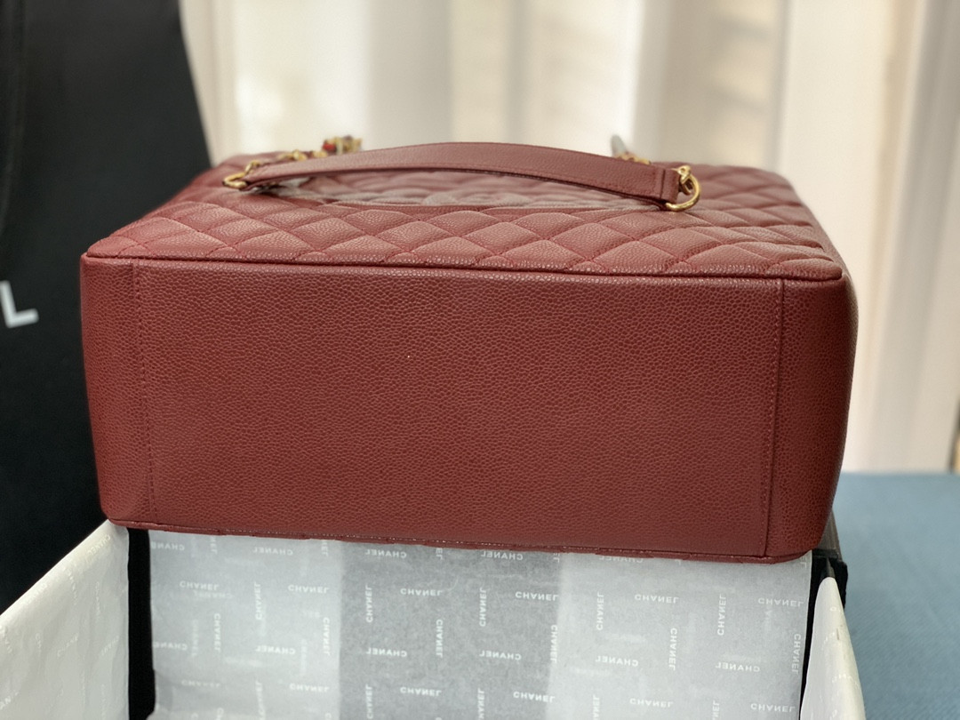 Ch**el GST CAVIAR LEATHER HARDWARE 24X33X13CM