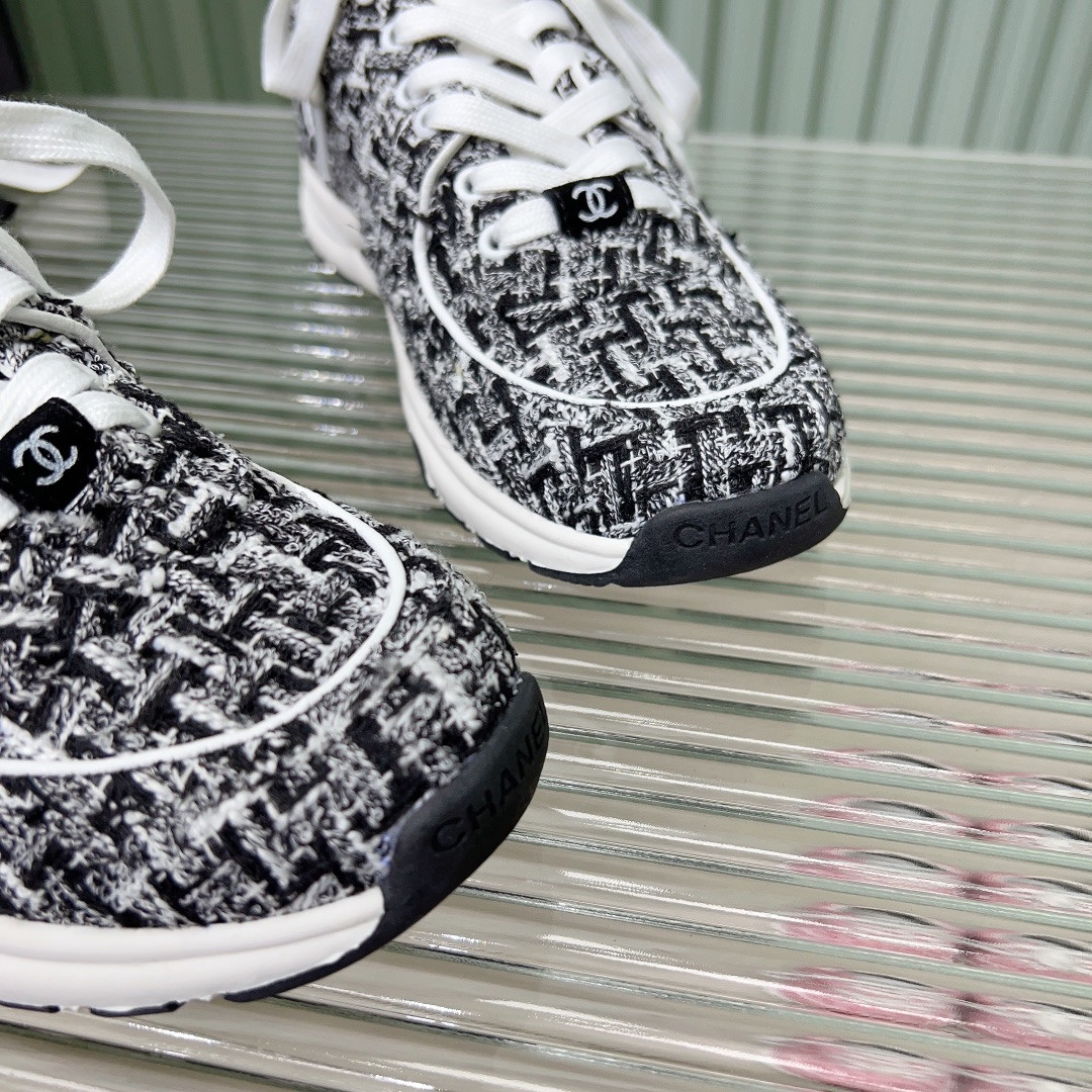 UA Ch**el SNEAKERS Tweed