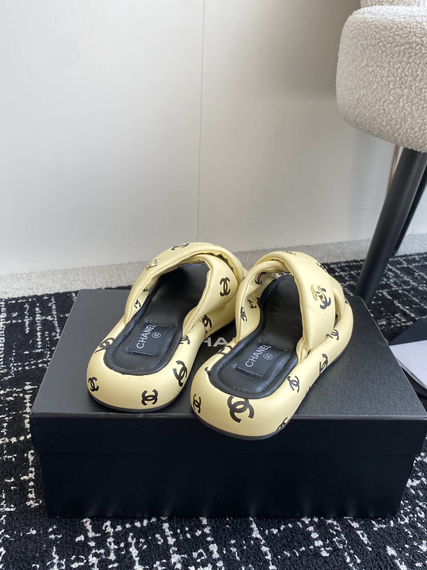 UA Ch**el SLIPPERS