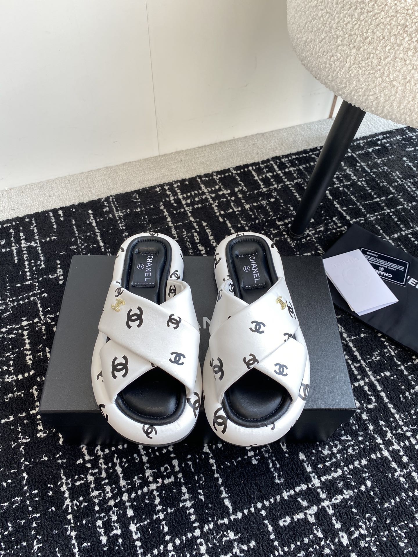 UA Ch**el SLIPPERS