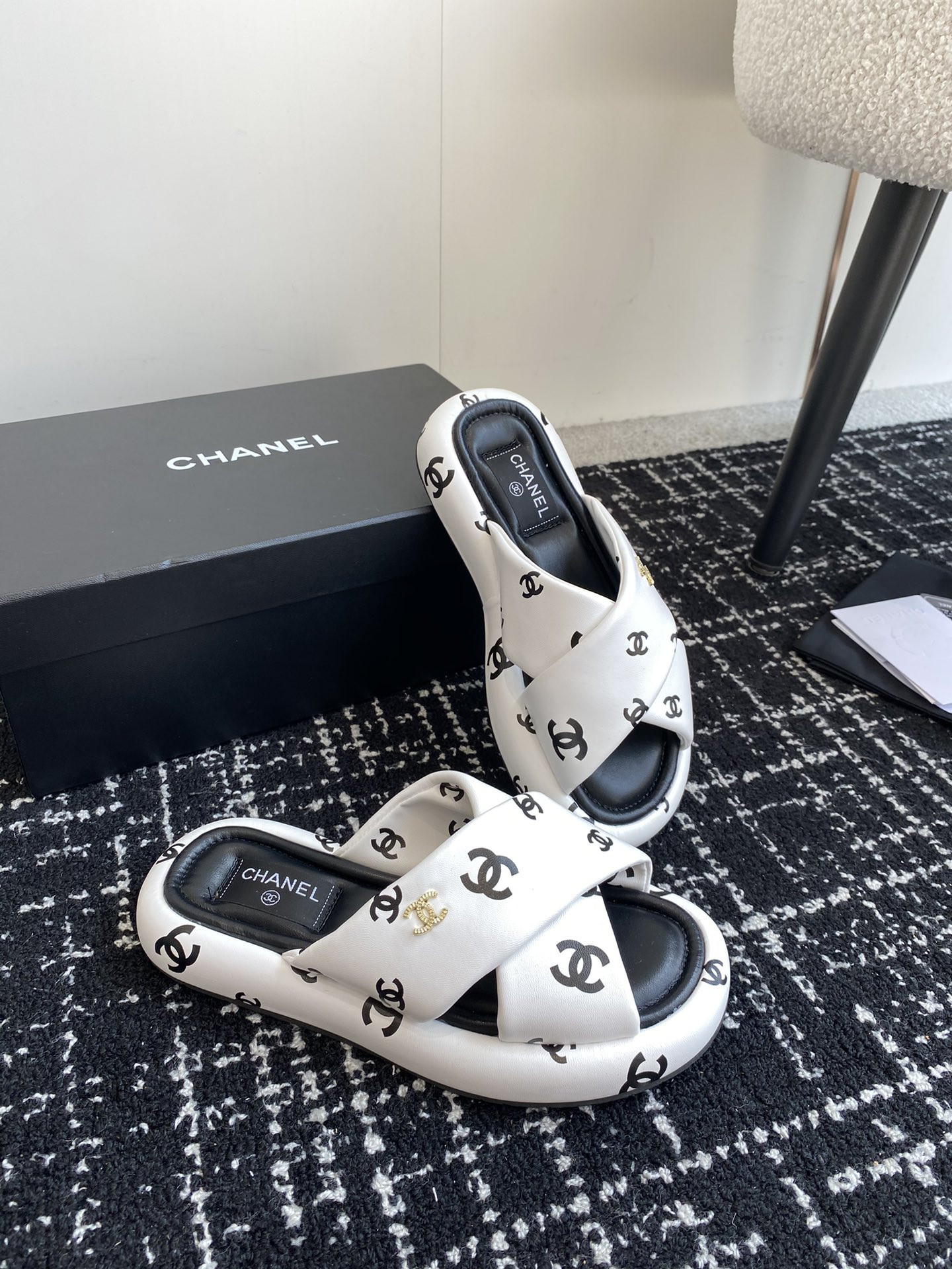 UA Ch**el SLIPPERS
