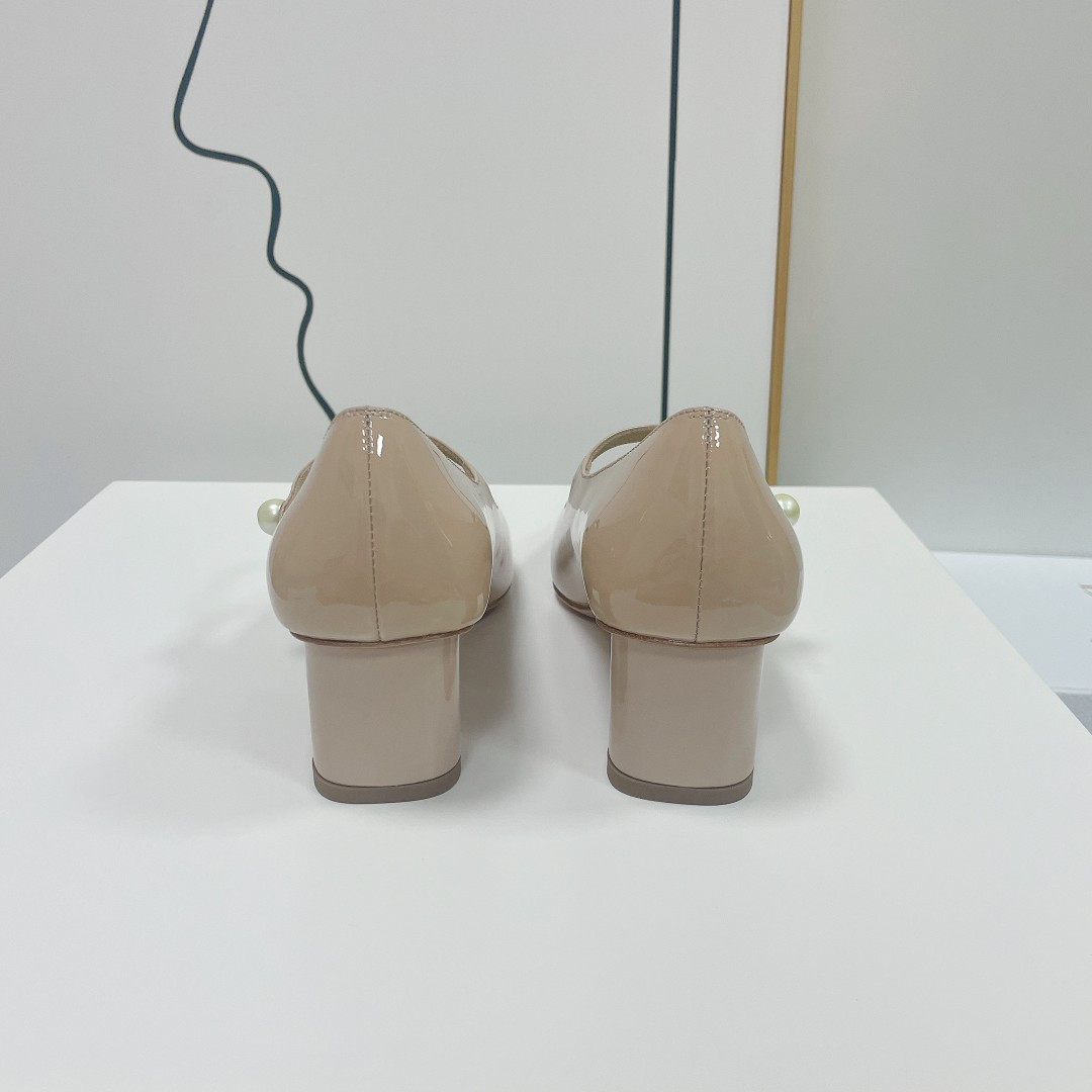 UA Jolie D10r Pump