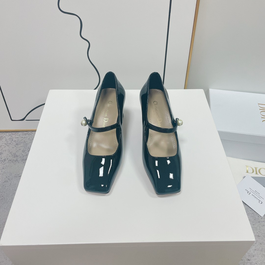 UA Jolie D10r Pump