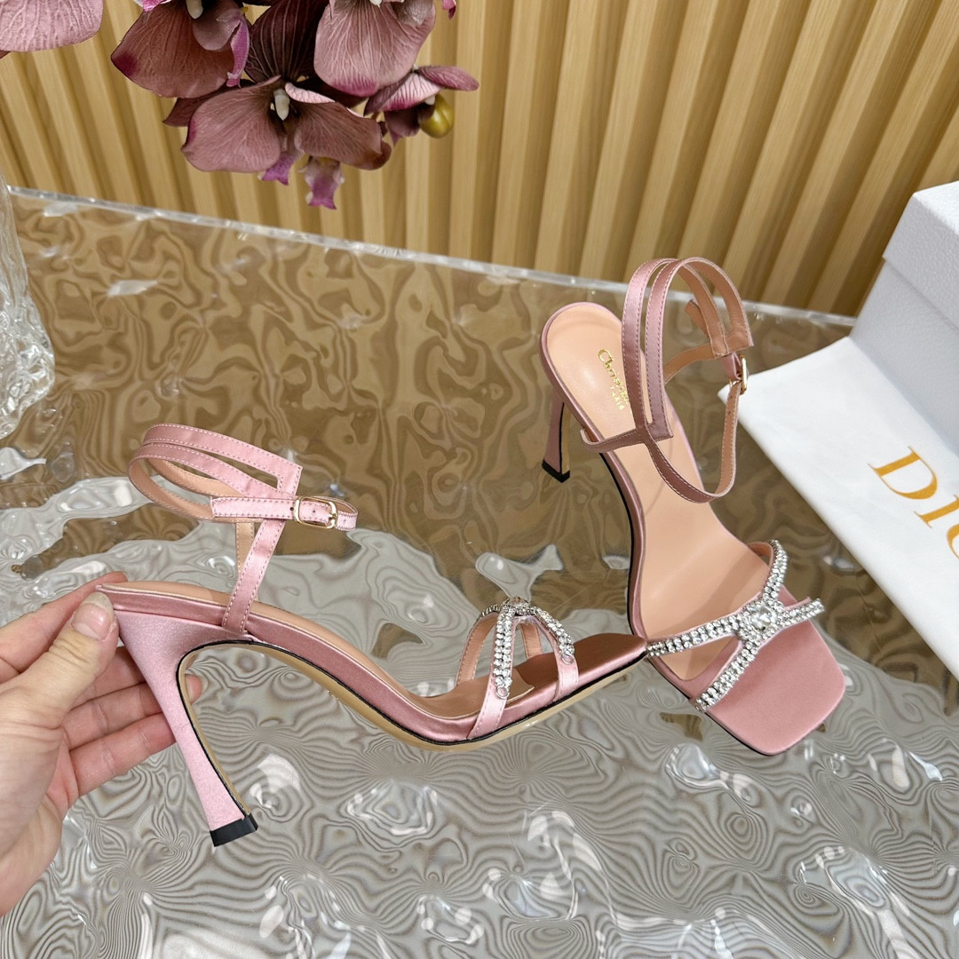 UA D10r Slingback Pump