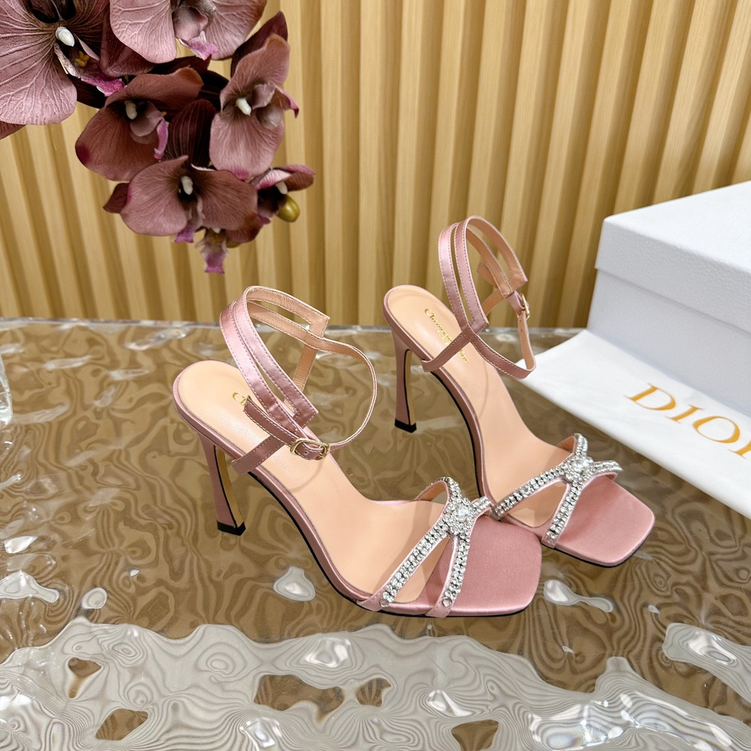UA D10r Slingback Pump