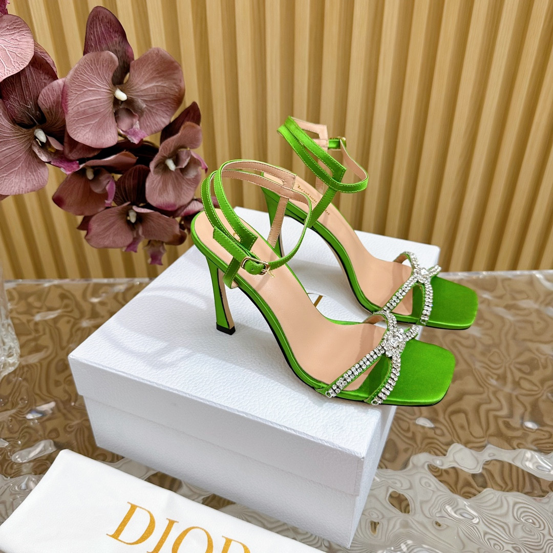 UA D10r Slingback Pump