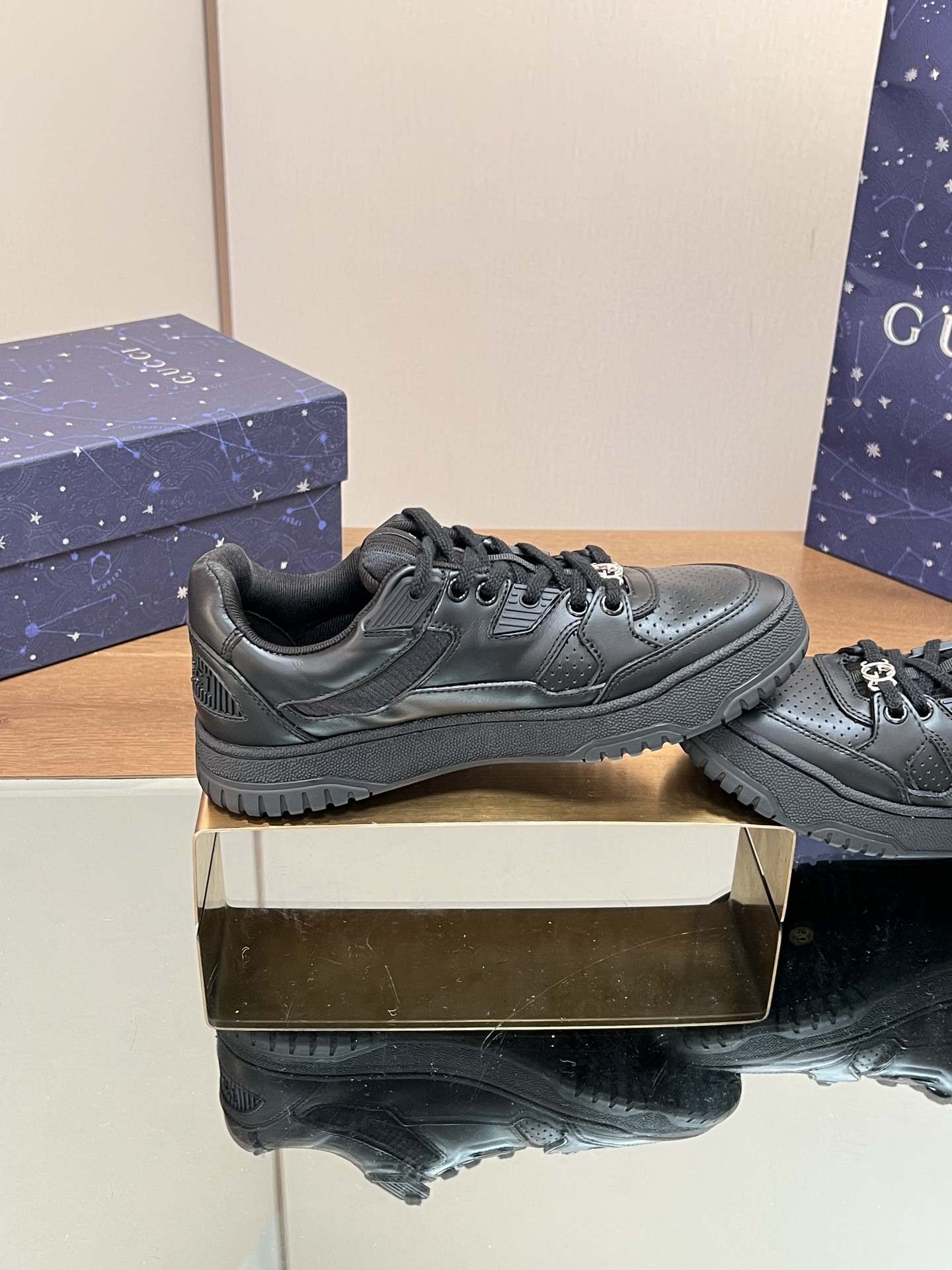 UA Gvc*1 Low-Top SNEAKER