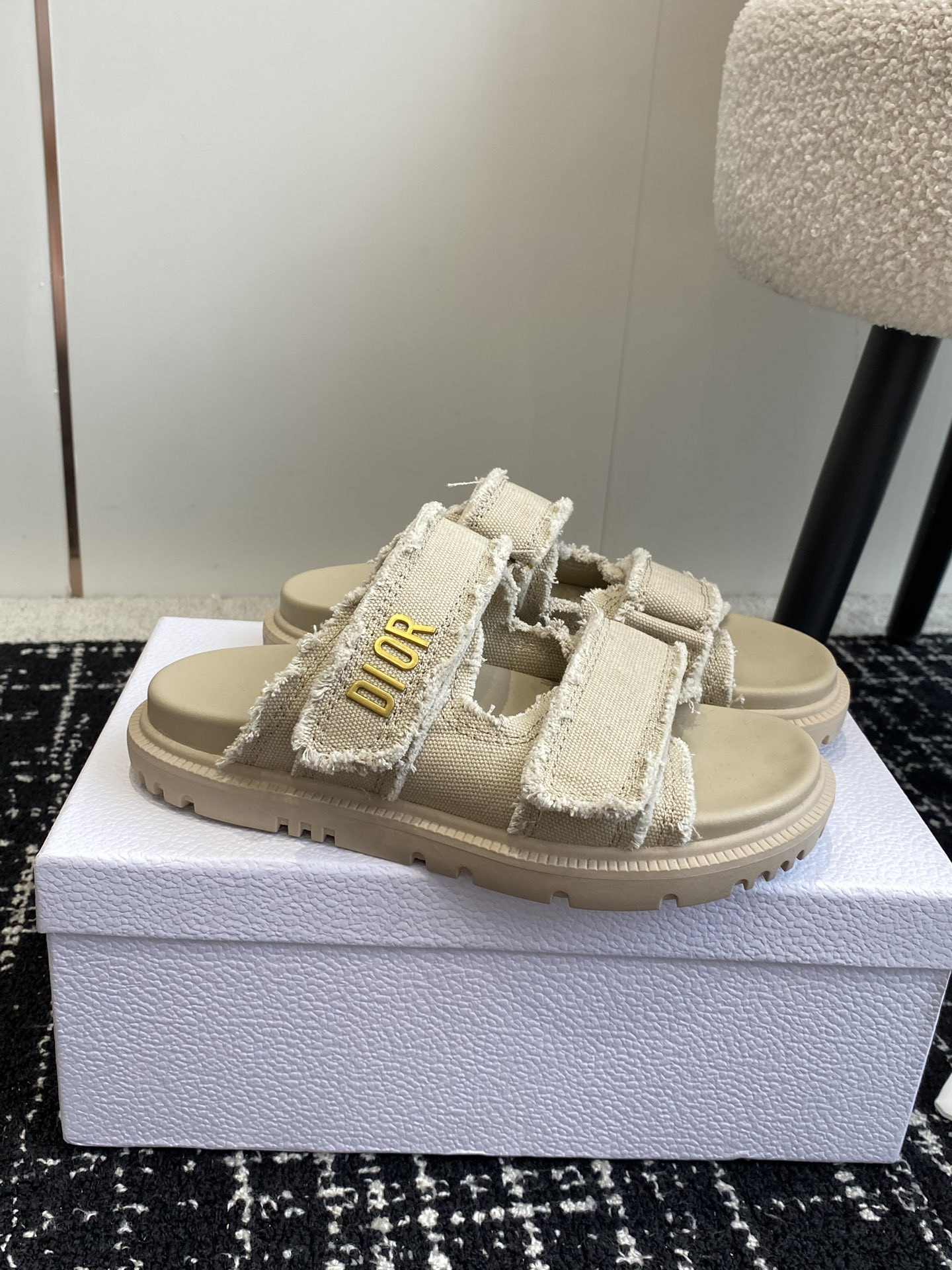 UA D10ract Slide