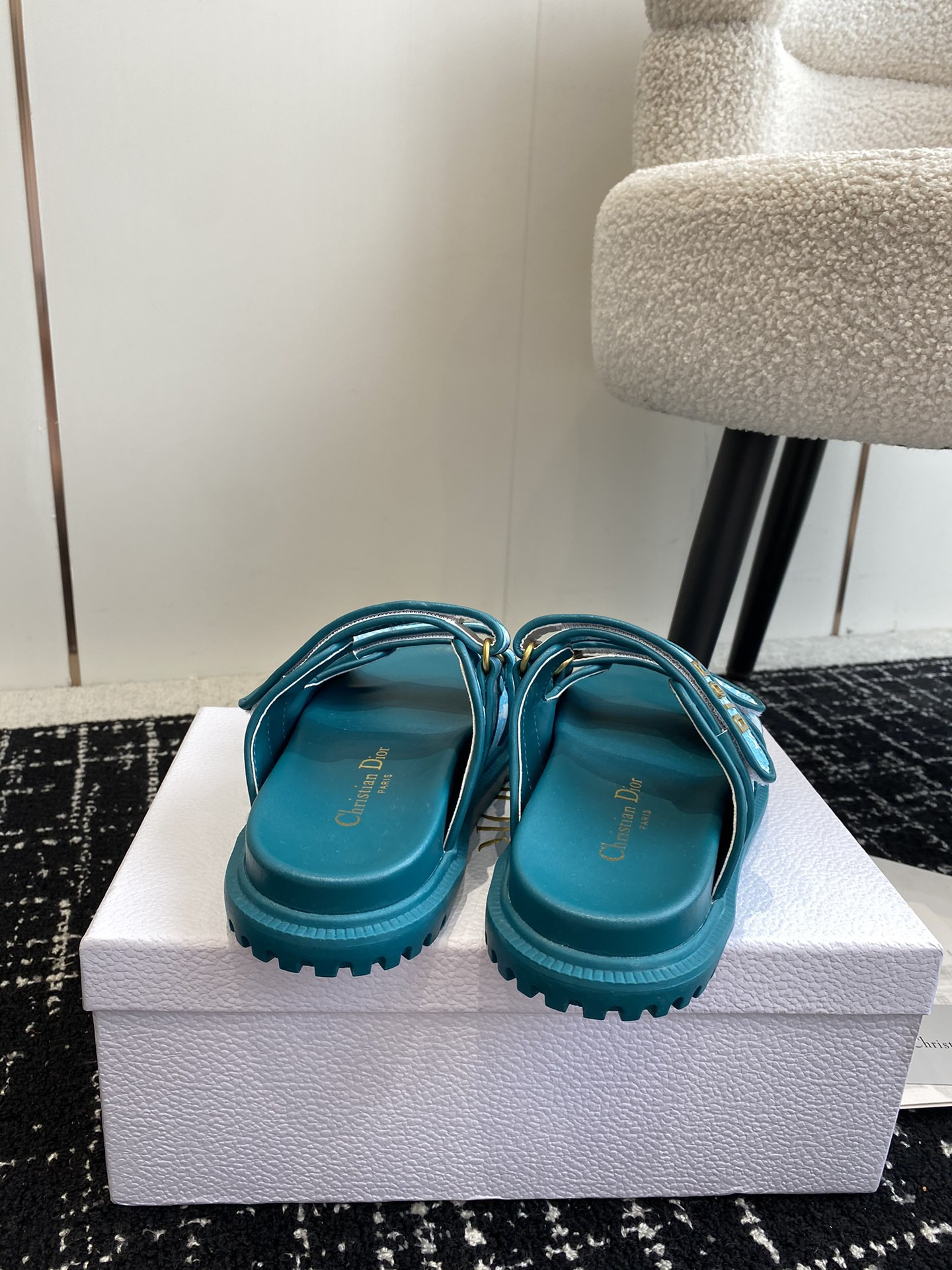 UA D10ract Slide