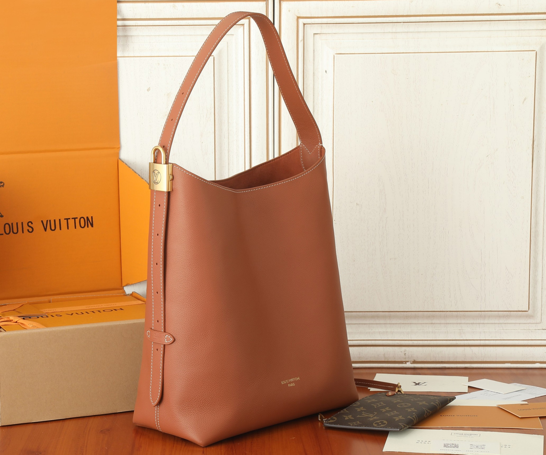 LV Low Key Hobo MM M25354 12.2 x 13.8 x 7.1 in