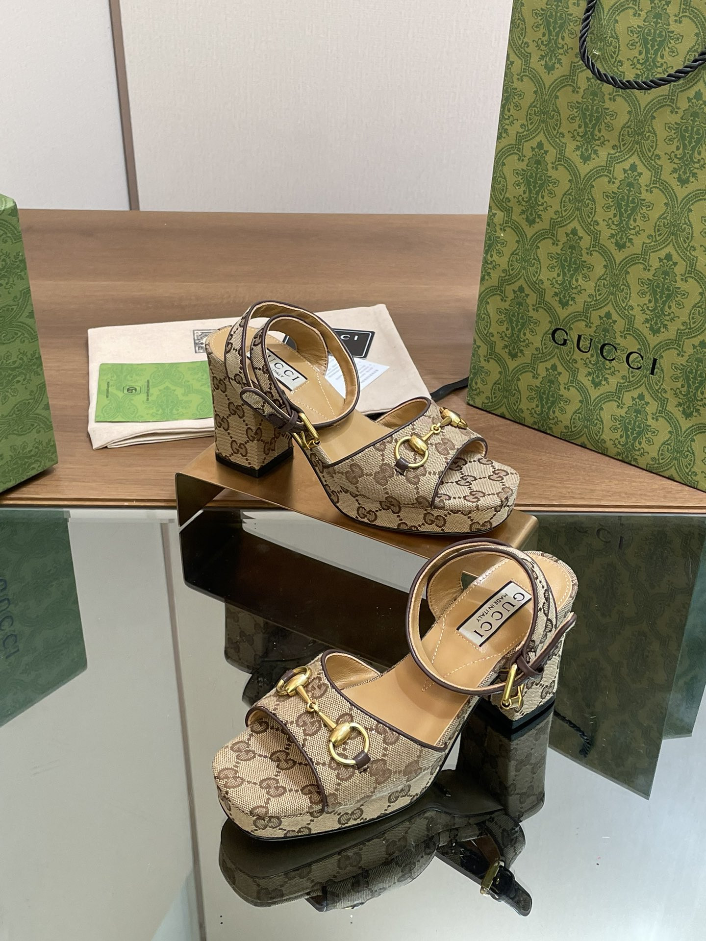 UA Gvc*1 HORSEBIT PLATFORM SANDAL