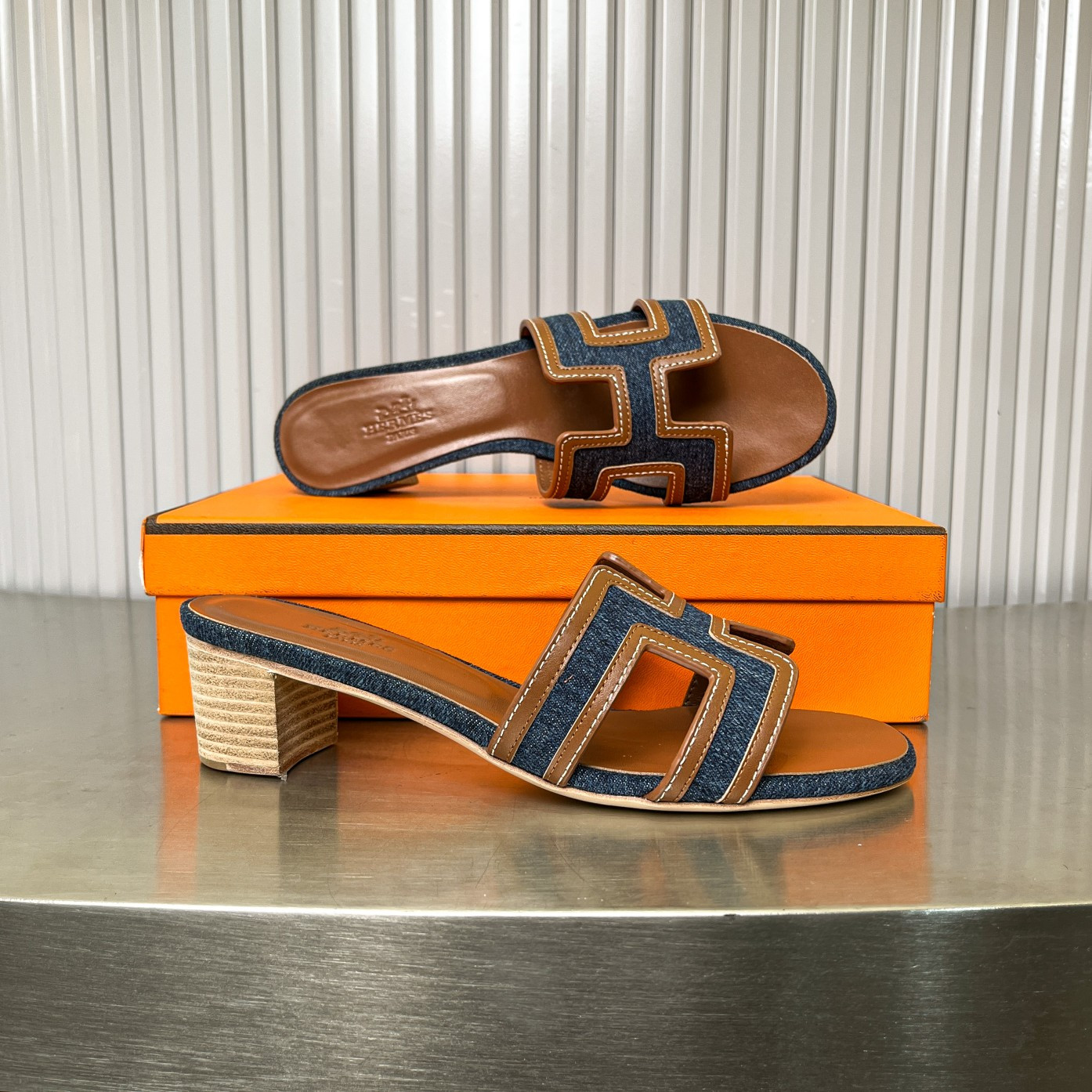 UA H**me5 Oasis sandal
