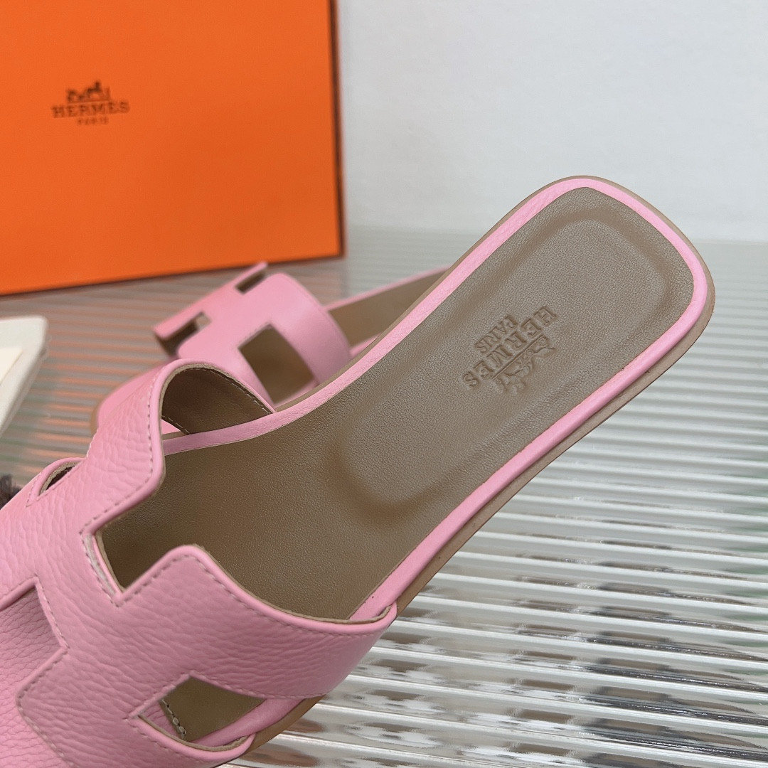 UA H**me5 Oran sandal