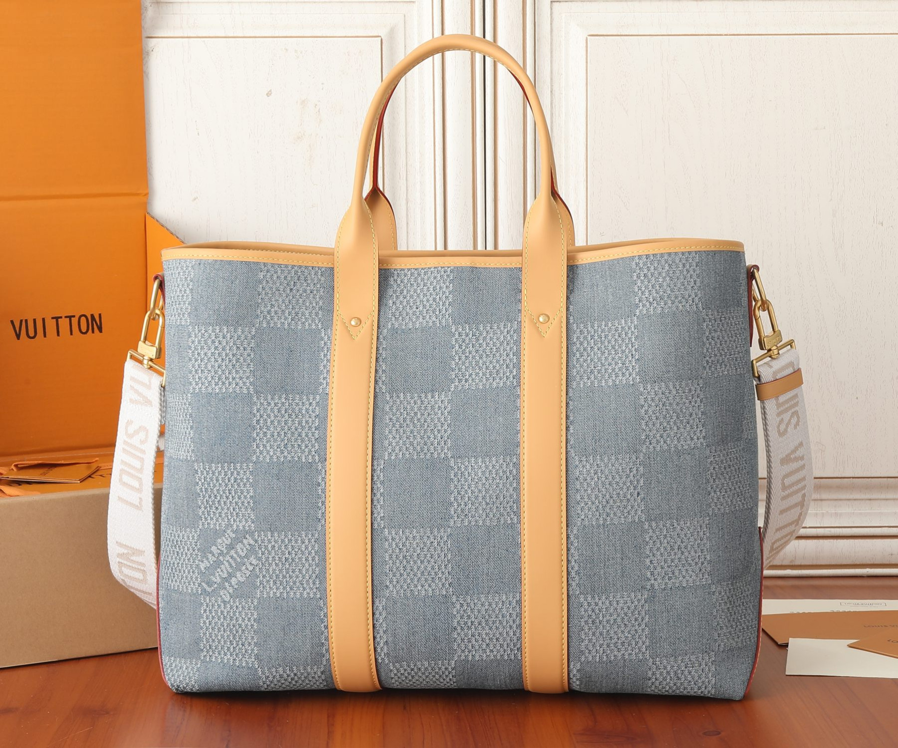 LV Weekend Tote N40702  16.9 x 13.4 x 6.9 inches
