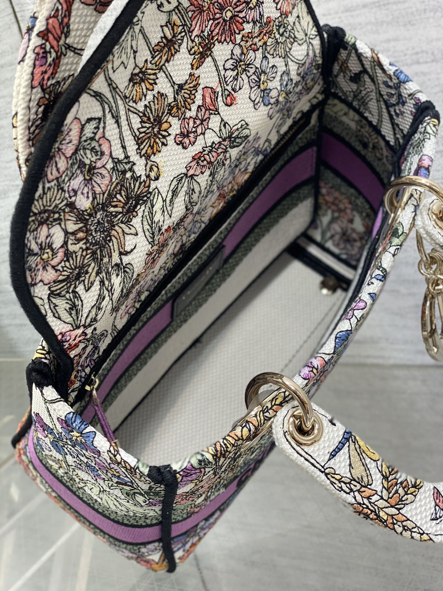 Medium Lady D10r Bag White Multicolor D10r 4 Saisons Été Embroidery 24 x 20 x 12 cm