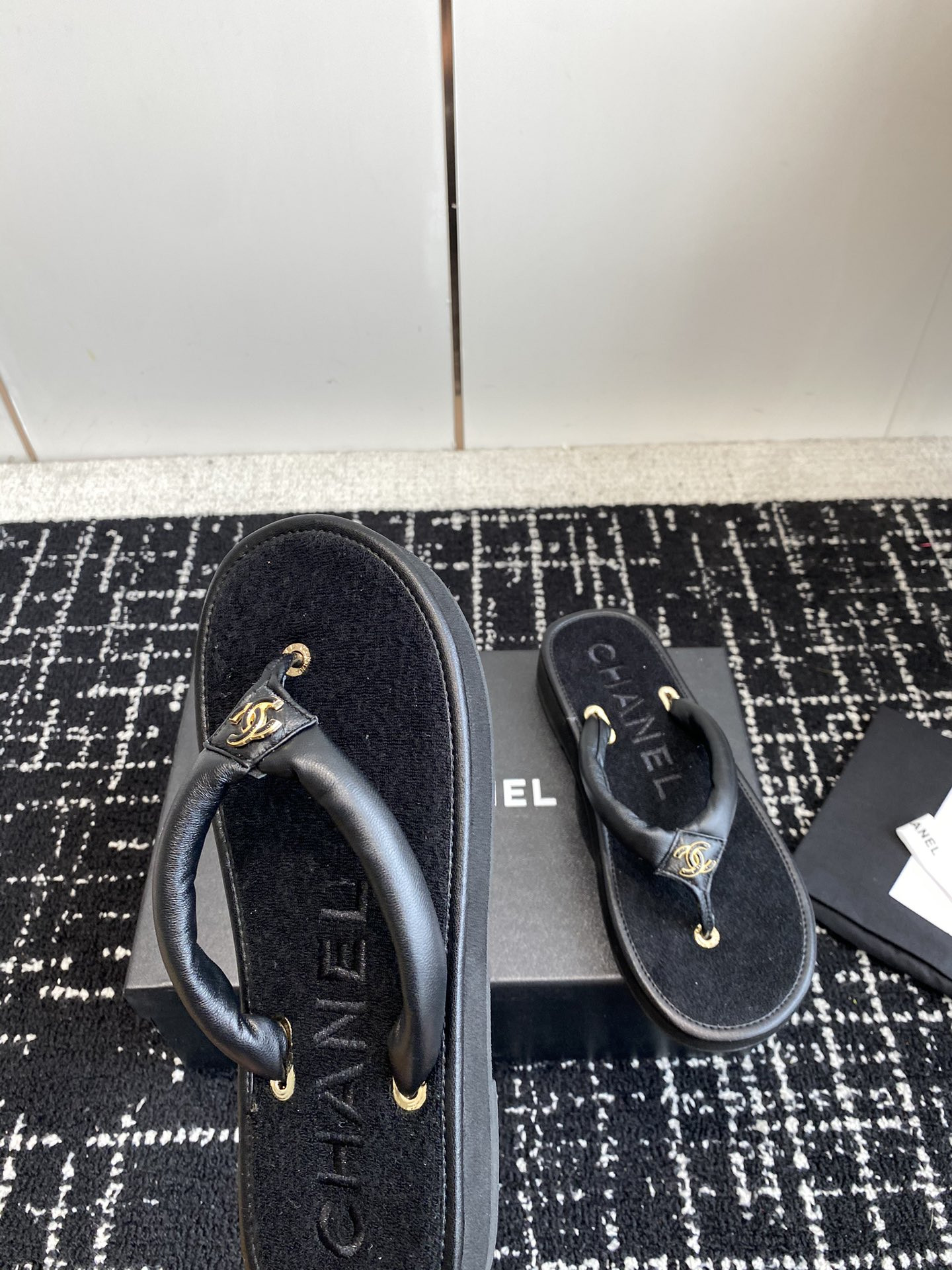 UA Ch**el THONGS