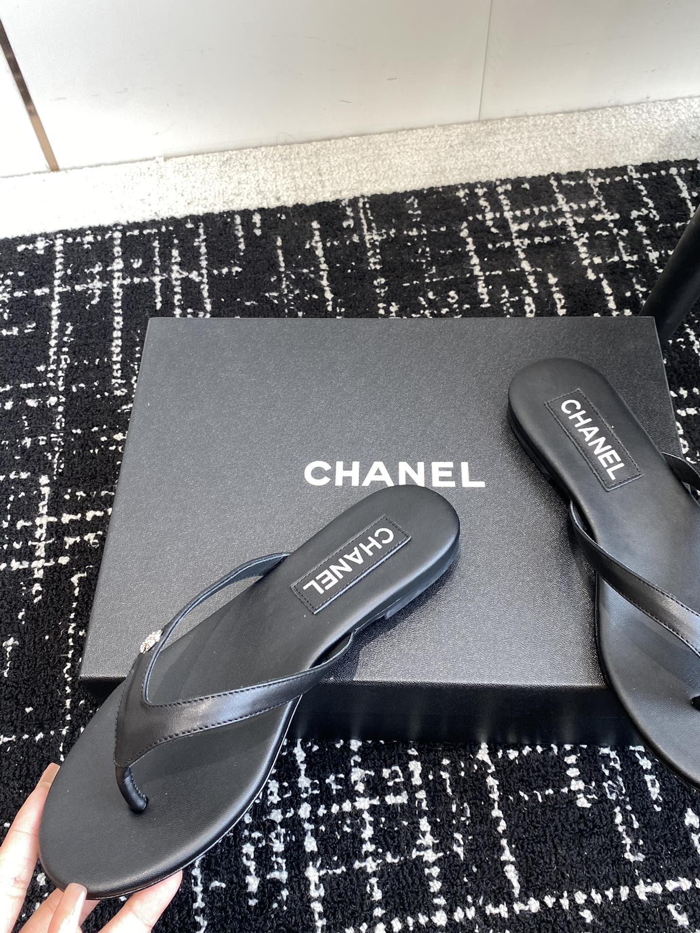 UA Ch**el THONGS