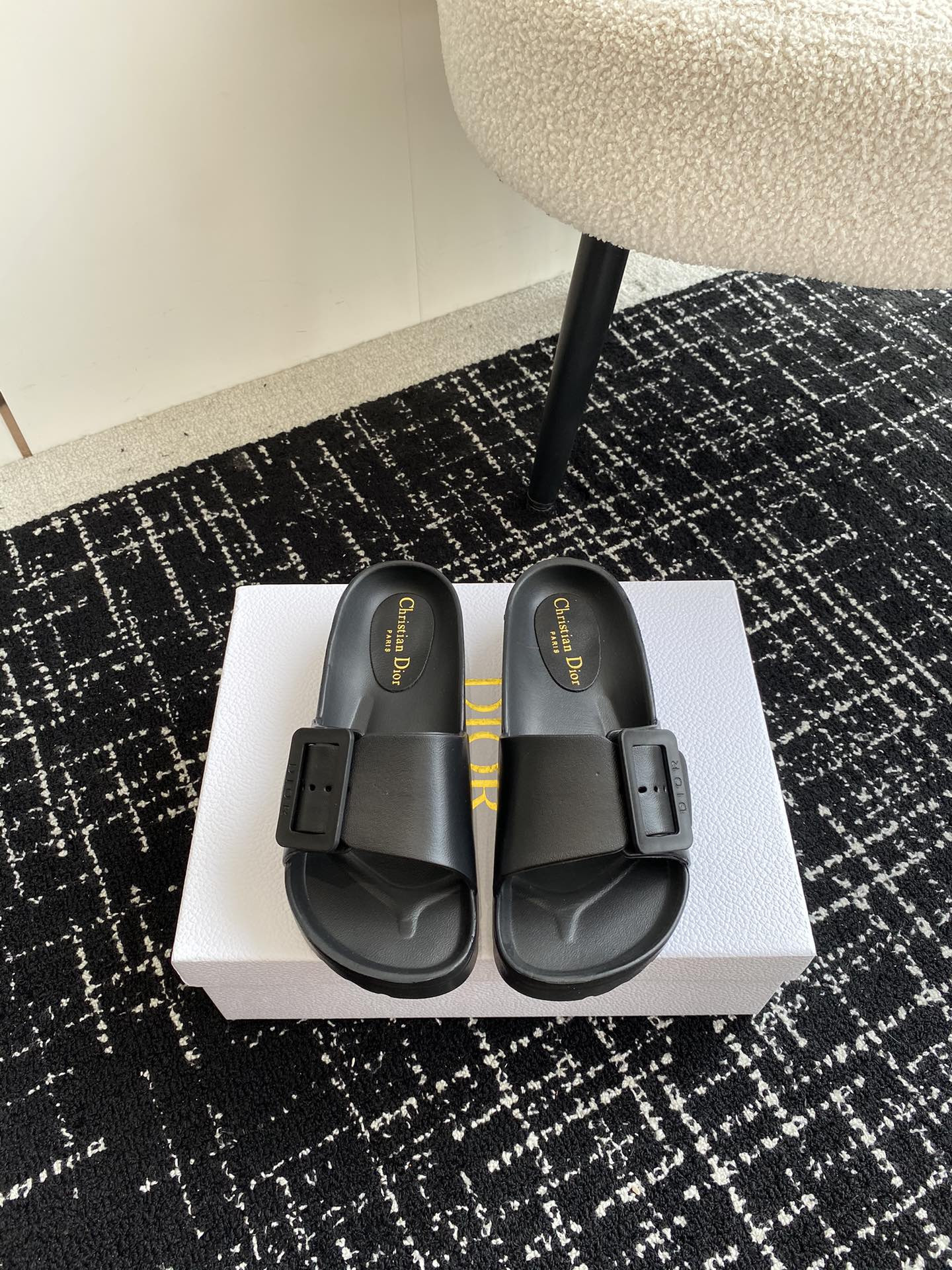 UA D10r Slide Black