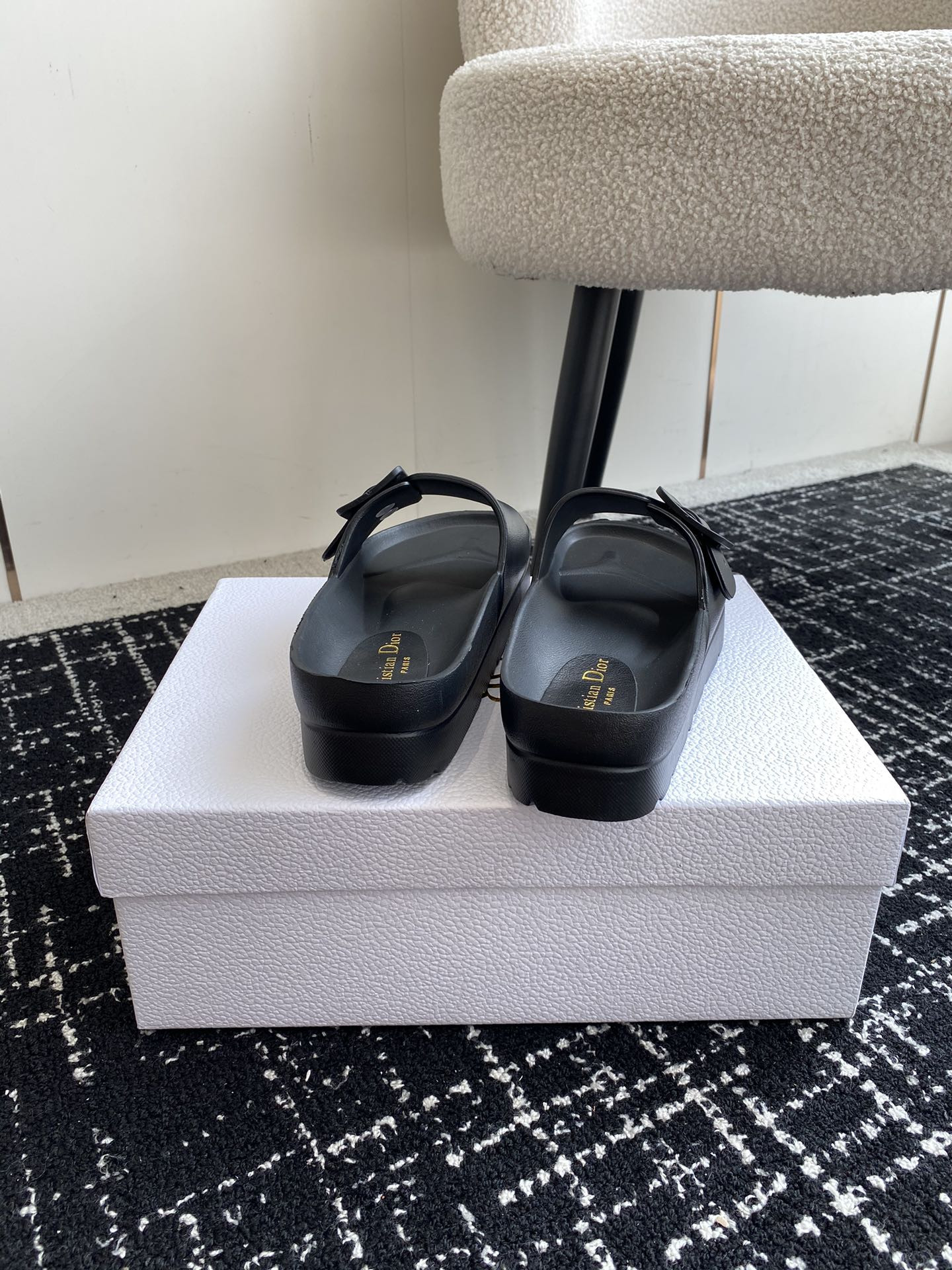 UA D10r Slide Black