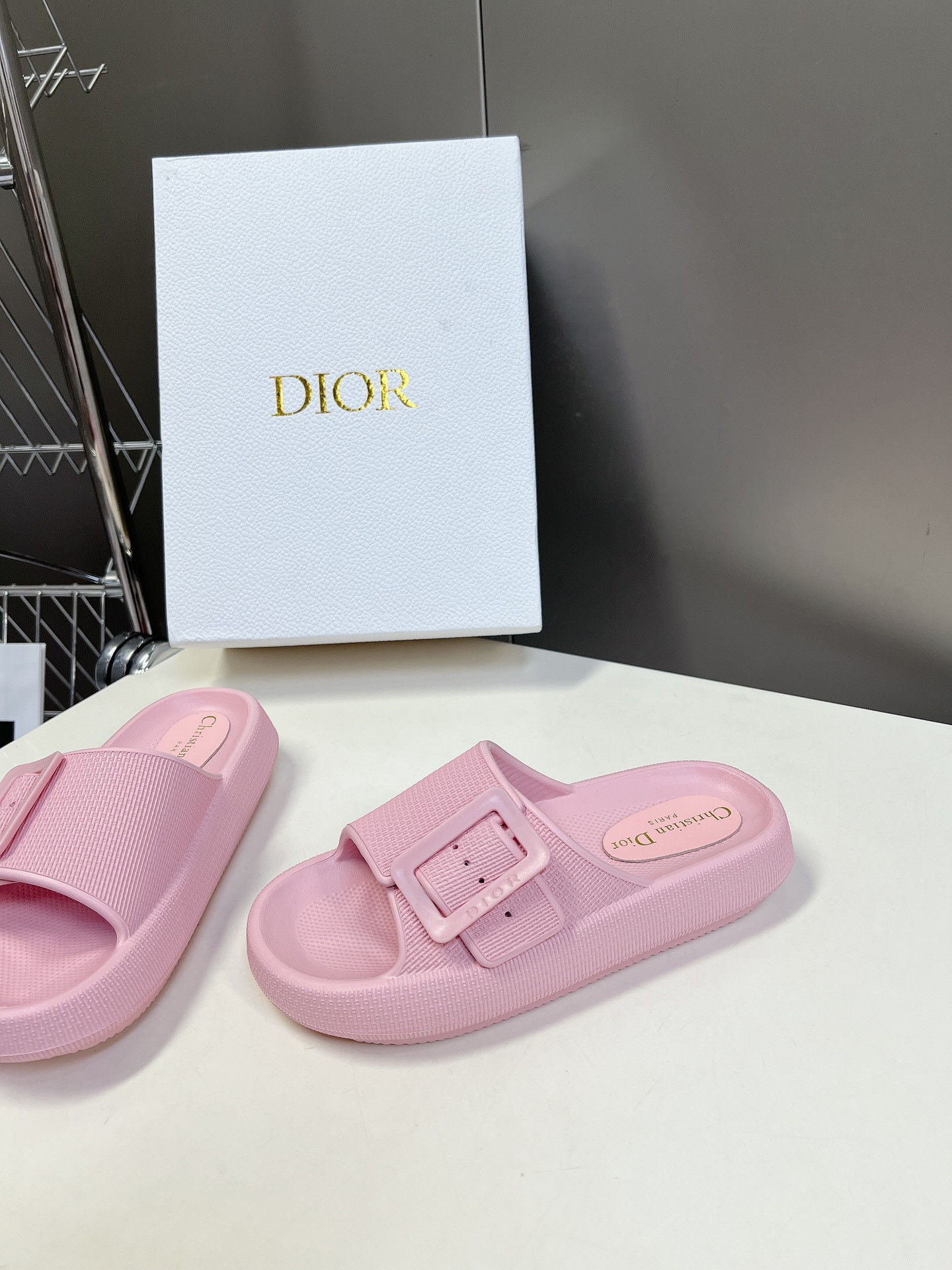 UA D10r Slide