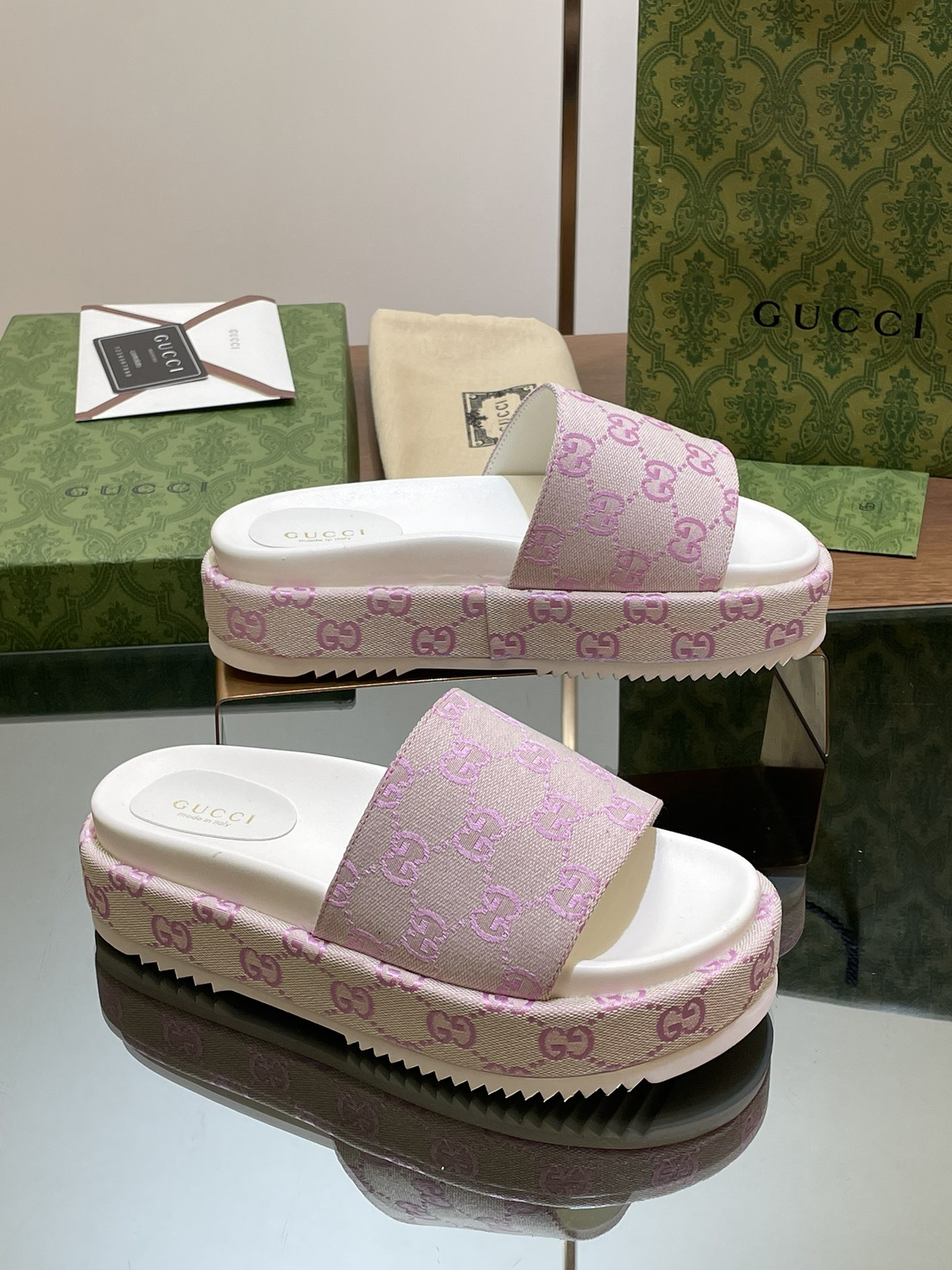 UA Gvc*1 WOMEN'S GG PLATFORM SLIDE SANDAL