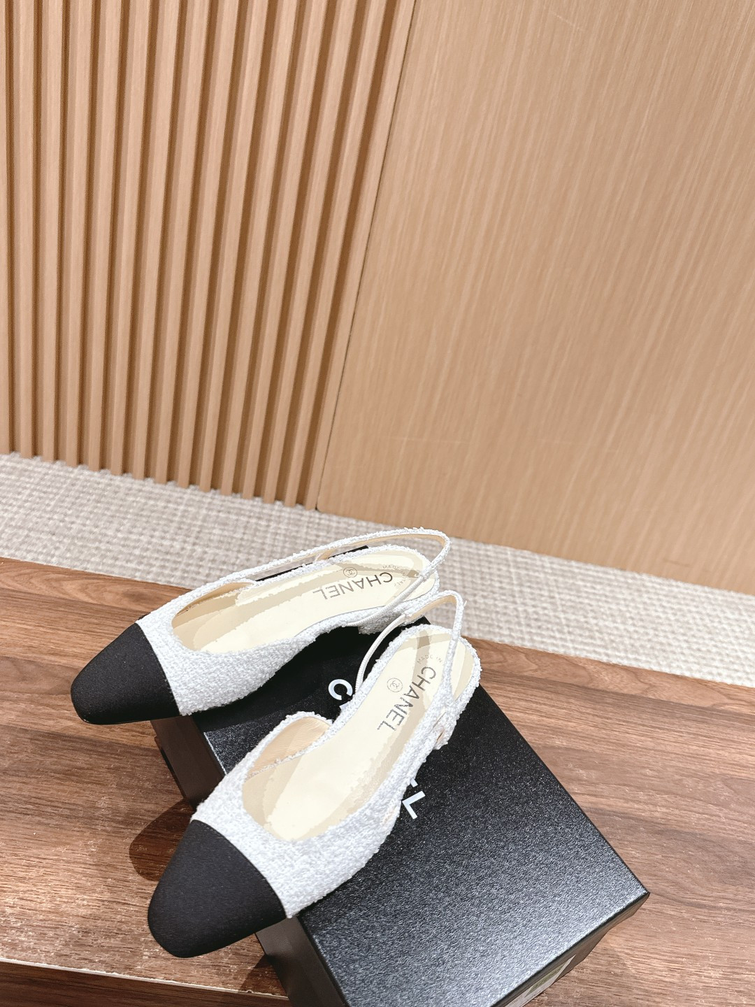 UA Ch**el SLINGBACKS FLAT