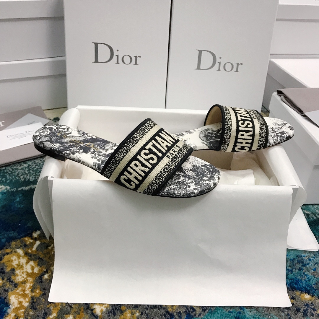 UA D10r Dway Slide