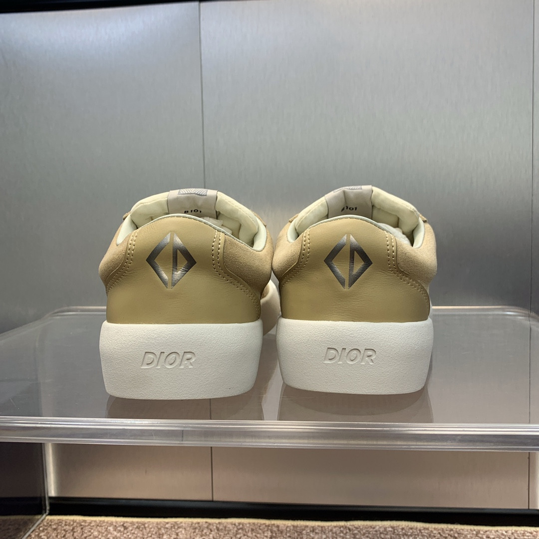 UA D10r B101 Sneaker
