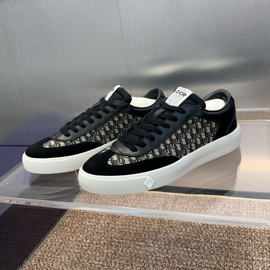 UA D10r B101 Sneaker