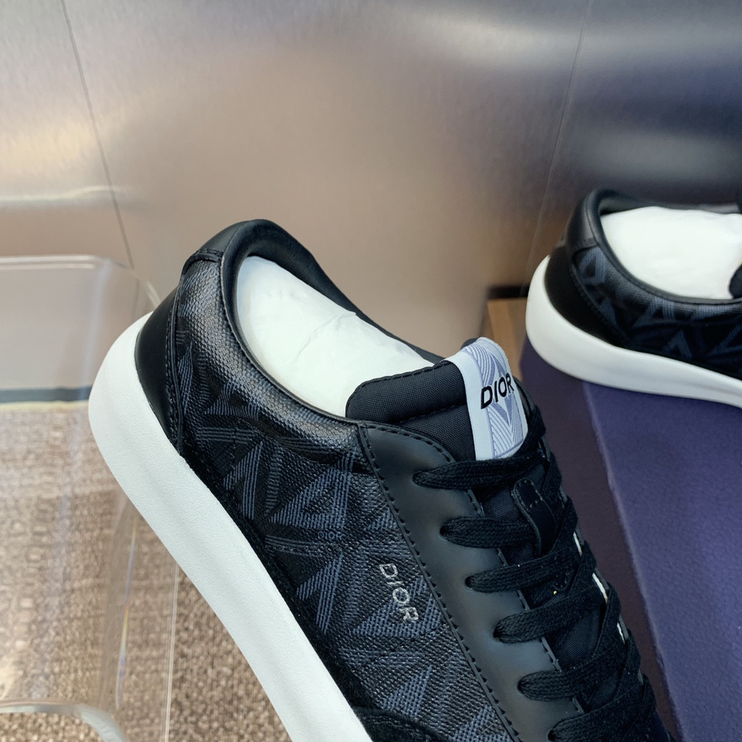 UA D10r B101 Sneaker