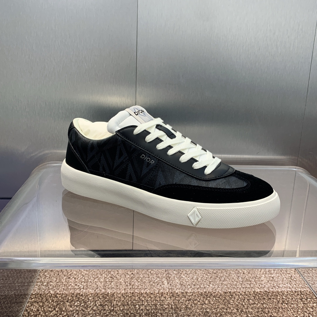 UA D10r B101 Sneaker