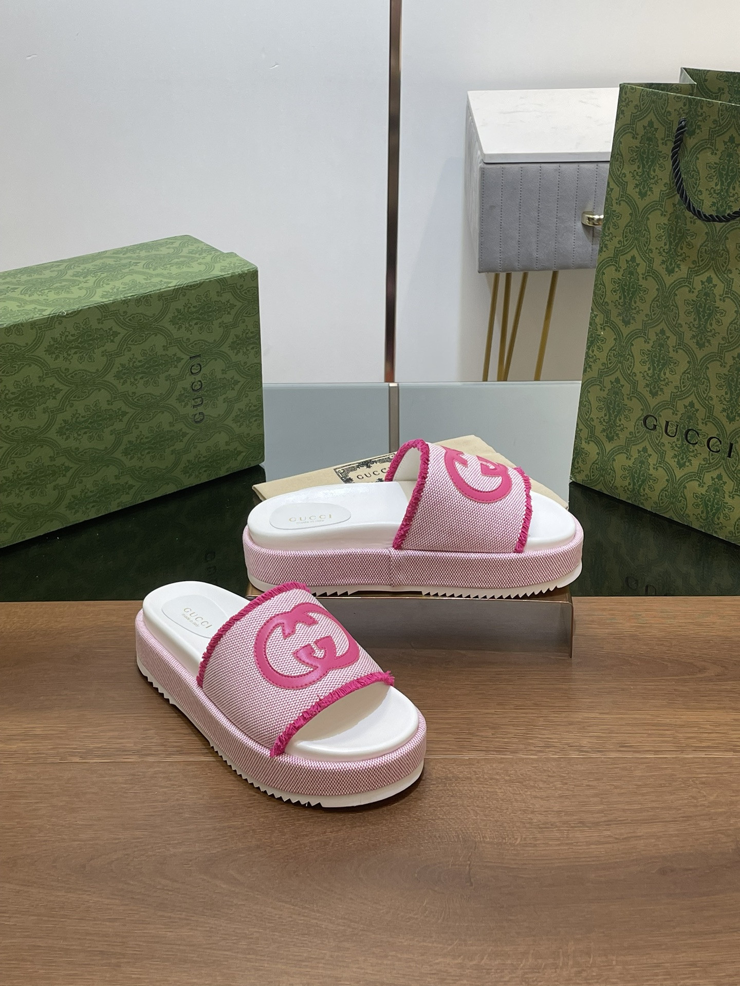 UA Gvc*1 WOMEN'S INTERLOCKING G SLIDE