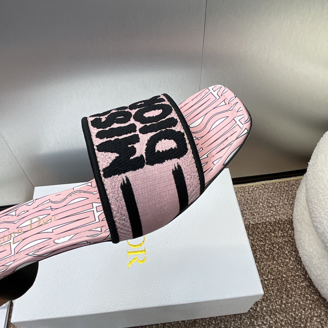 UA D10r Dway Heeled Slide
