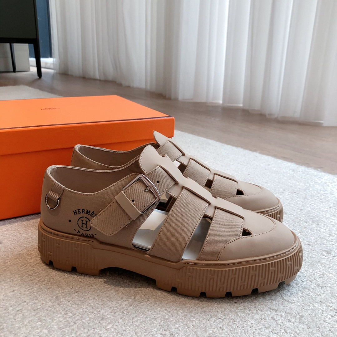 UA H**me5 Item sandal