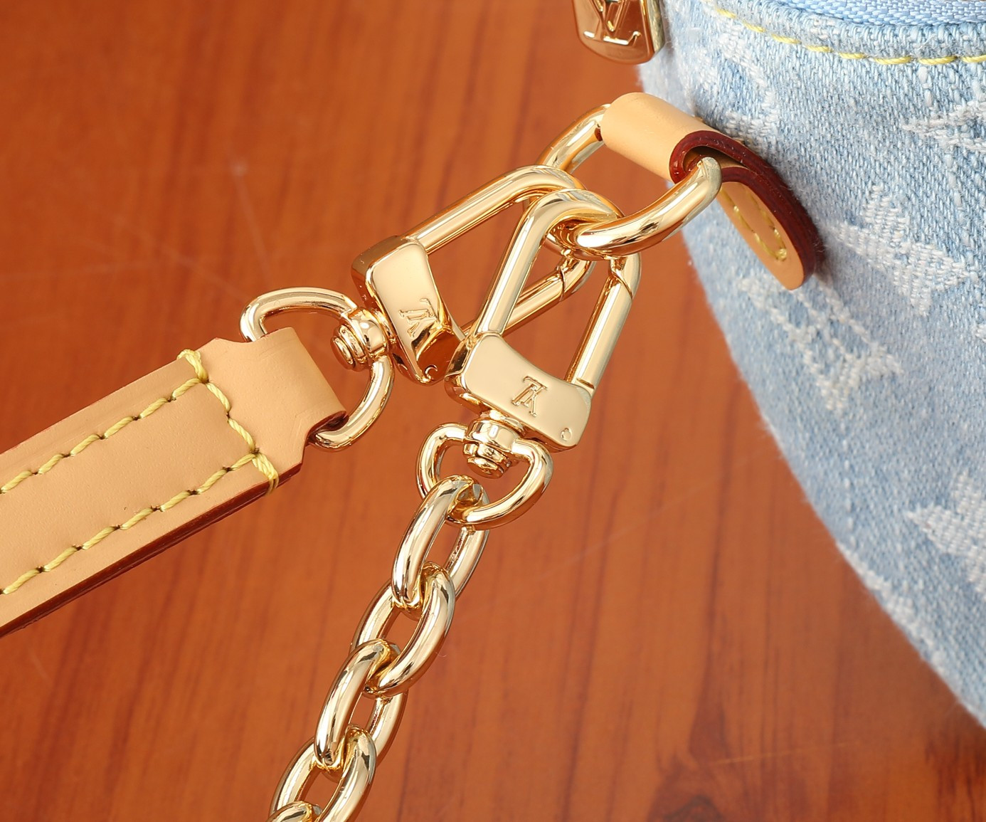 LV Mini Bumbag M83353 17x12x9.5CM