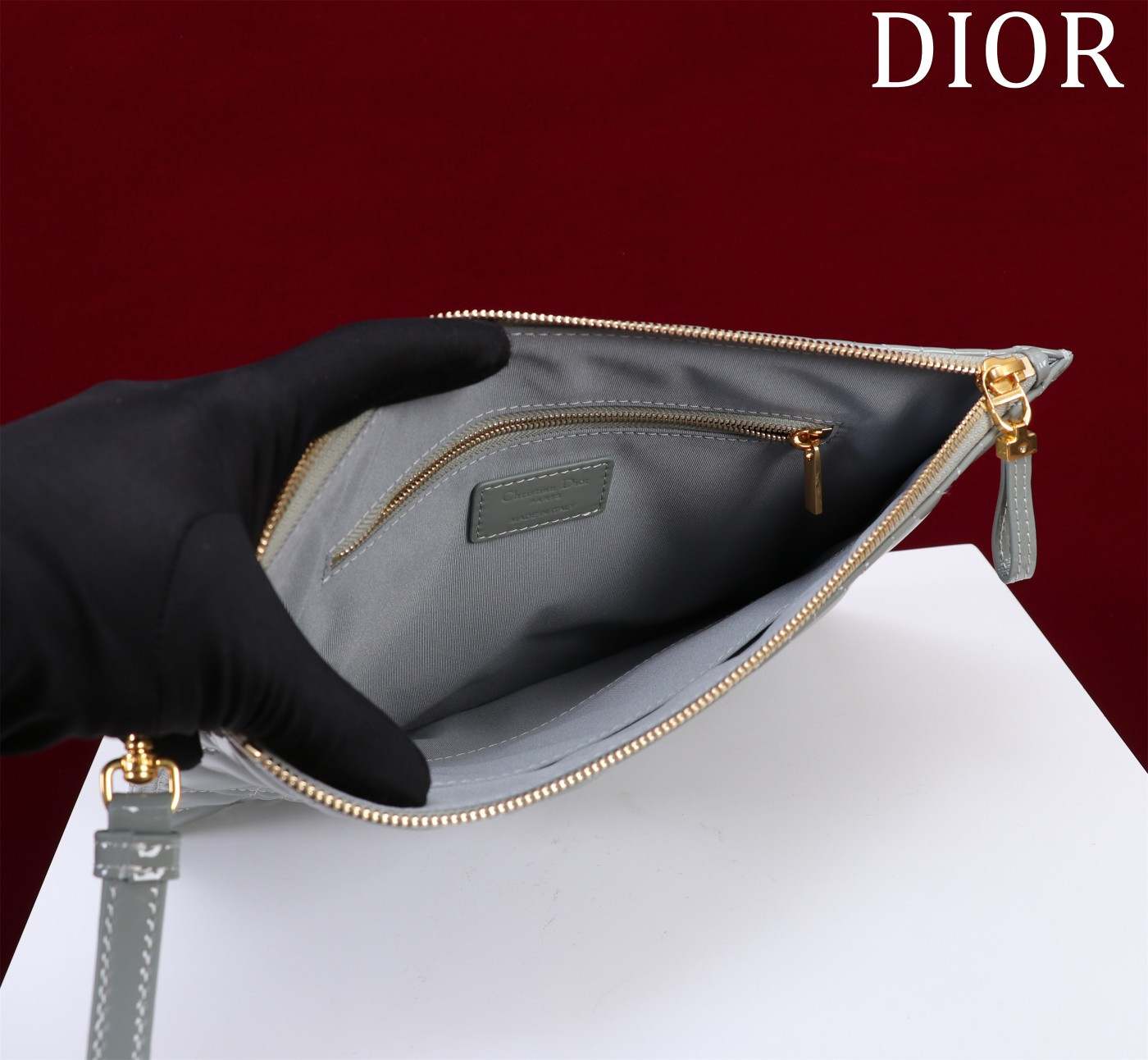 Large D10r Caro Daily Pouch 30 x 21.5 cm
