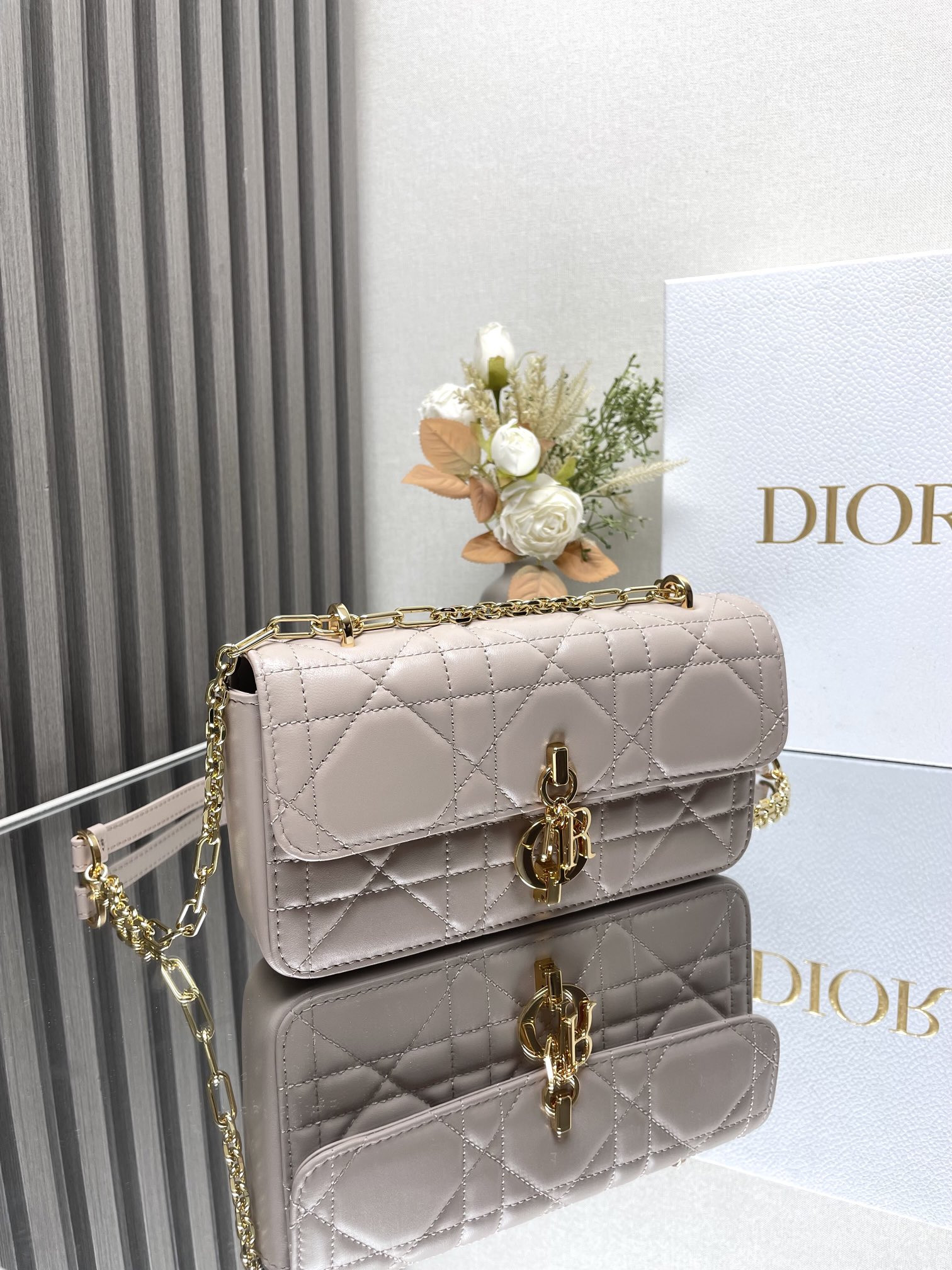 D10r Miss Daisy Mini Bag 22 x 12.5 x 4 cm