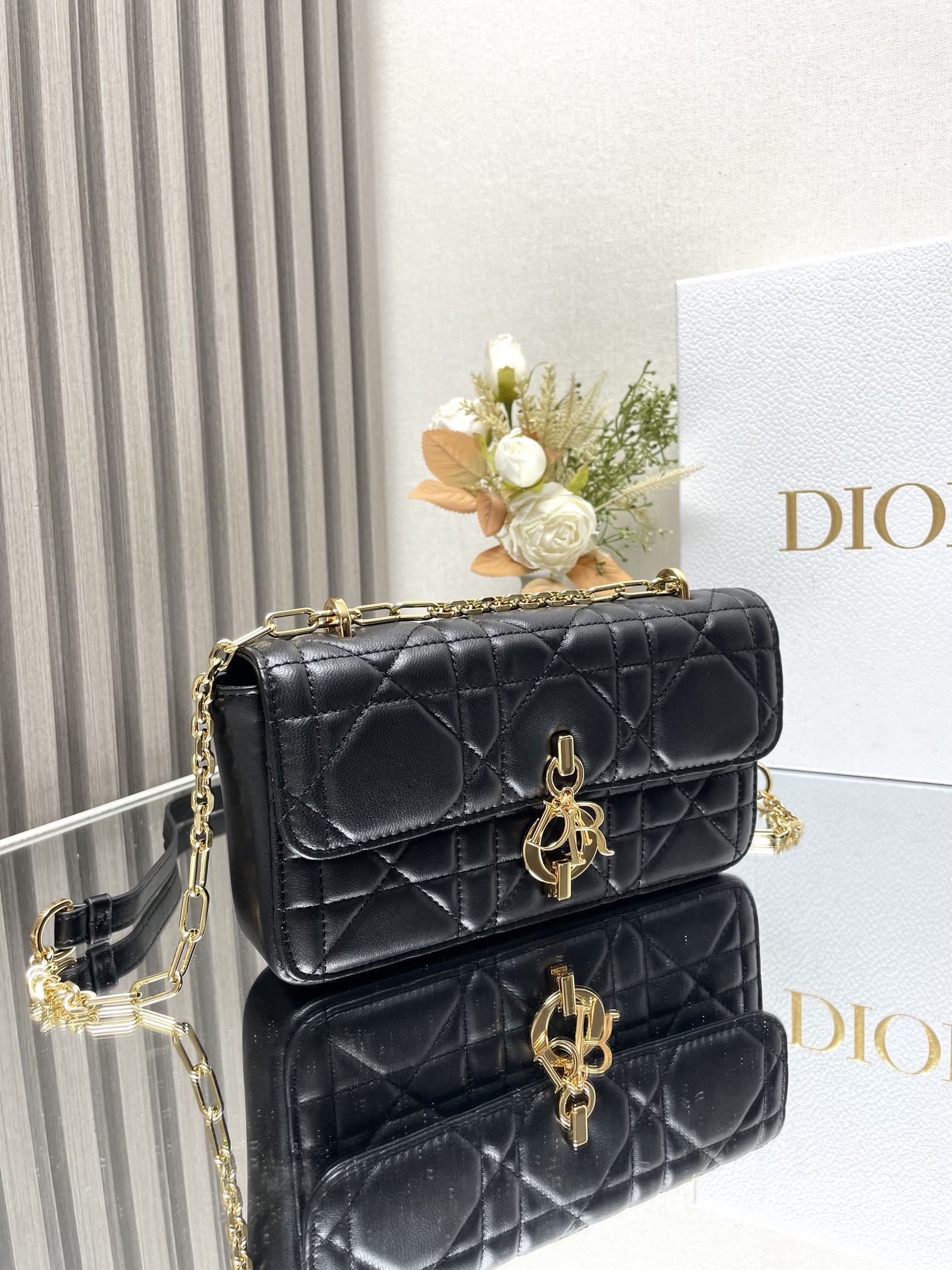 D10r Miss Daisy Mini Bag 22 x 12.5 x 4 cm